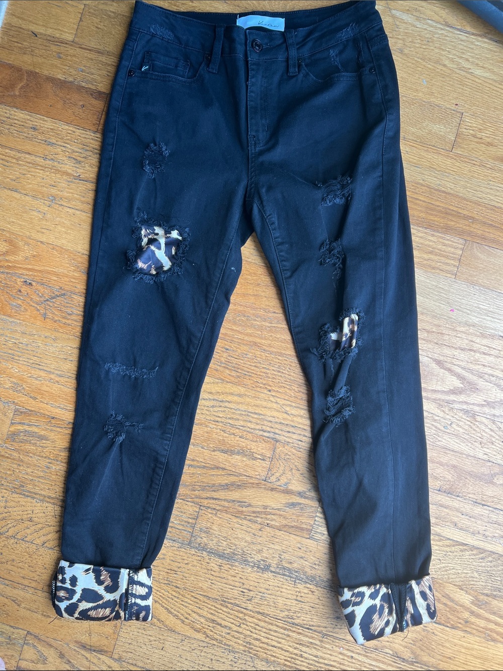 Kancan Black Distressed Jeans with Leopard Patch Accents 🐆 size 27/7
